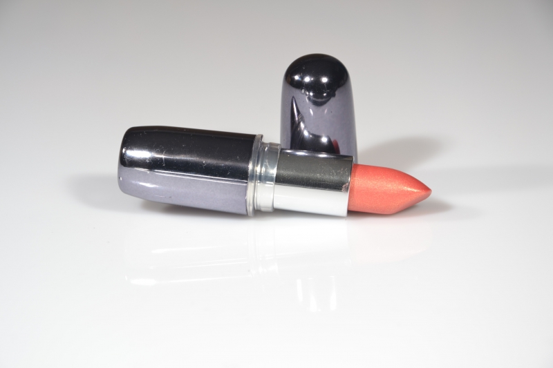 esthetique-CHATEAUDOUBLE-min_lipstick-273109